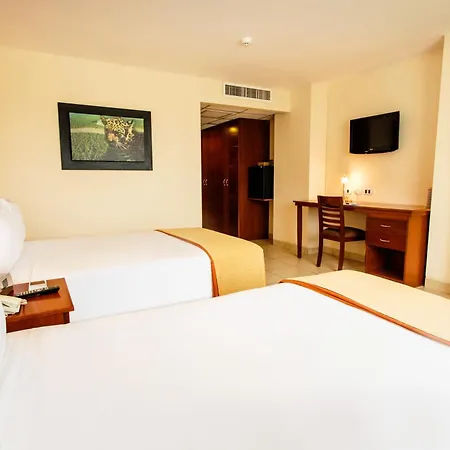 Costa del Sol Wyndham Pucallpa Esterno foto
